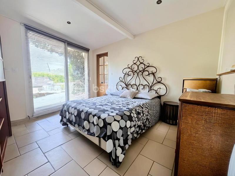 Maison - 280 m² - 15 pièces