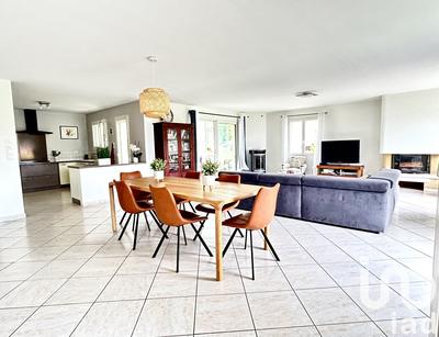 Maison - 196 m² - 5 pièces