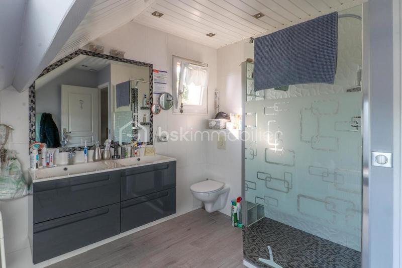 Pavillon - 196 m² - 8 pièces