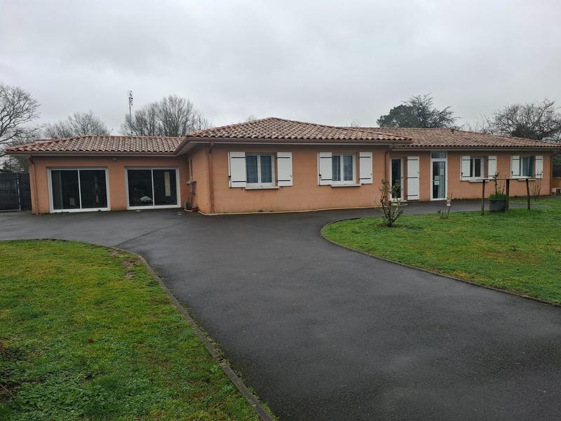 Maison - 188 m² - 8 pièces