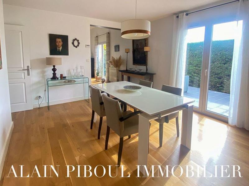 Maison traditionnelle - 156 m² - 6 pièces