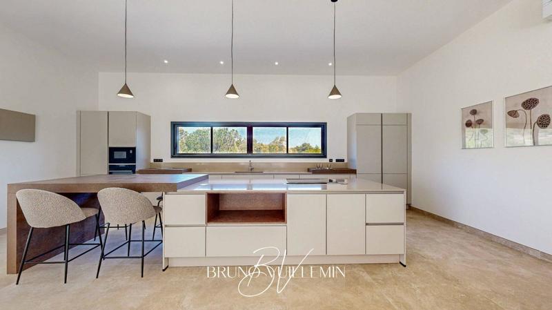 Villa - 384 m² - 7 pièces