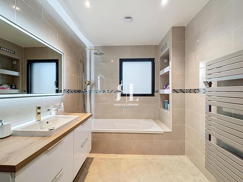 Maison - 117 m² - 5 pièces