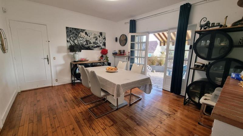 Maison - 186 m² - 6 pièces