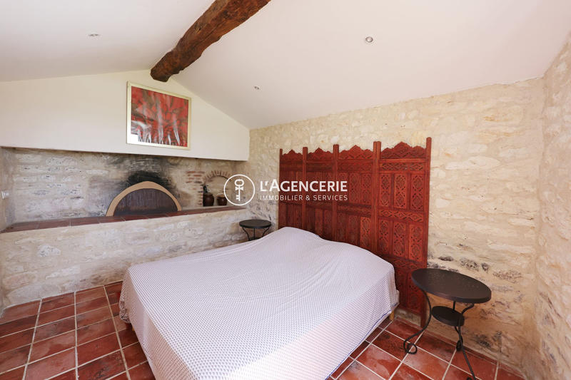 Maison - 360 m² - 12 pièces