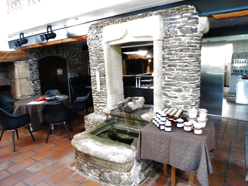 Local commercial - 1 200 m²