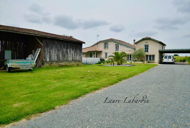 Maison - 300 m² - 9 pièces