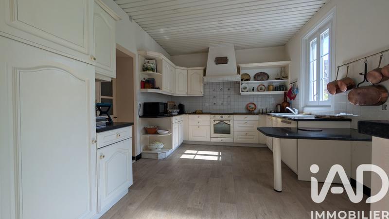 Maison - 250 m² - 9 pièces