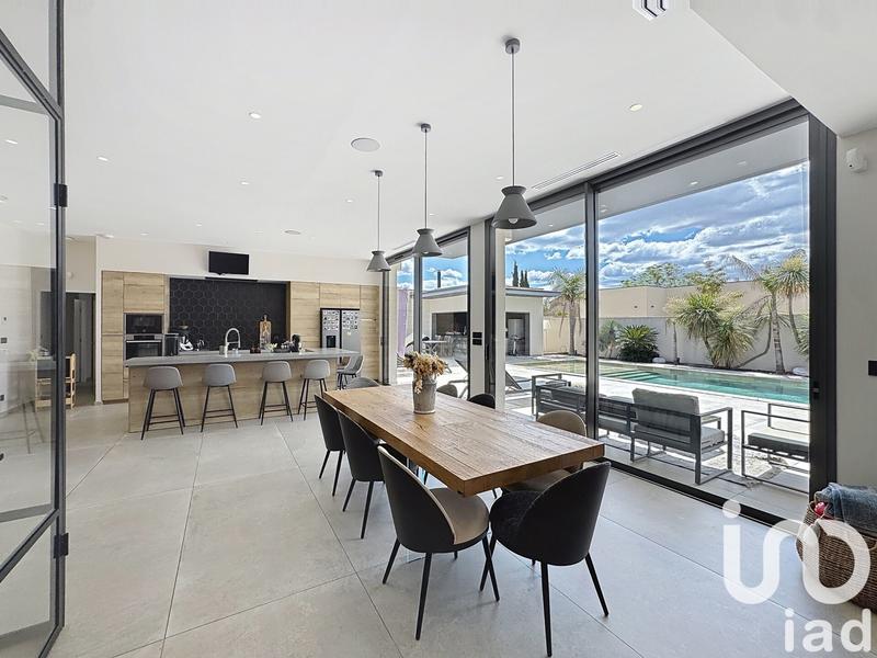 Maison - 230 m² - 7 pièces