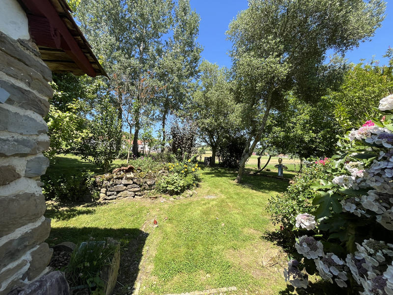 Maison - 325 m² - 11 pièces