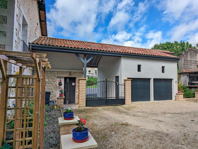 Maison en pierre - 260 m² - 8 pièces
