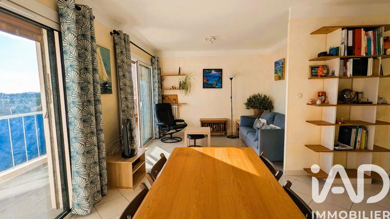 Appartement - 82 m² - 5 pièces