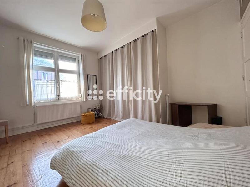 Maison - 210 m² - 8 pièces