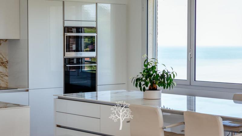 Maison - 278 m² - 7 pièces