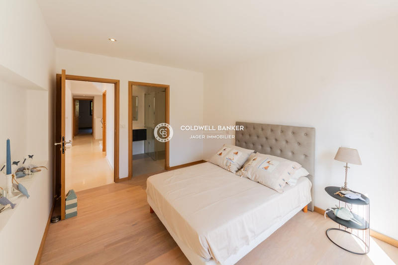 Villa - 250 m² - 7 pièces