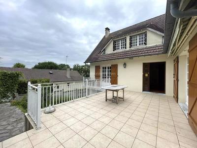 Maison - 190 m² - 8 pièces