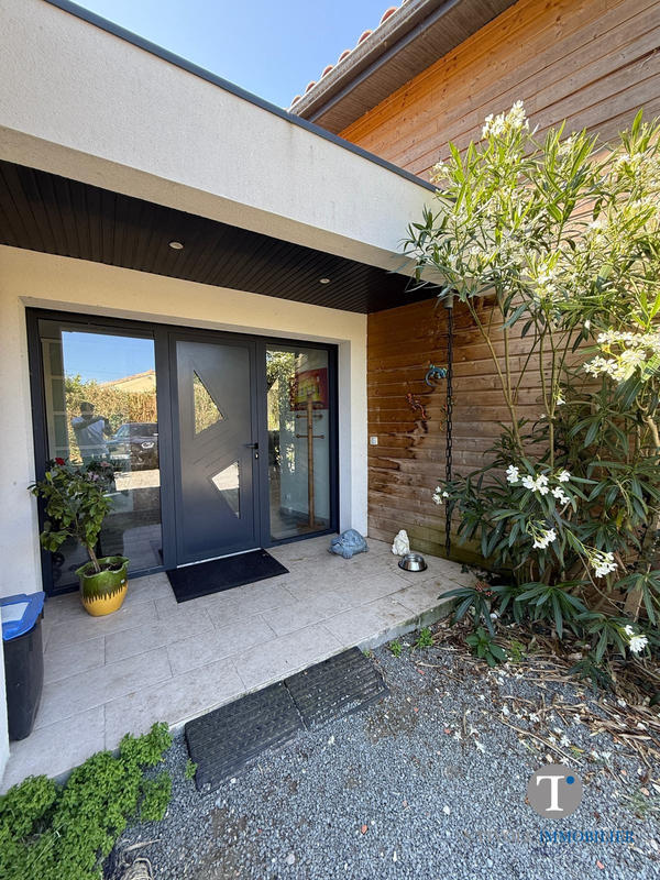 Maison contemporaine - 230 m² - 9 pièces