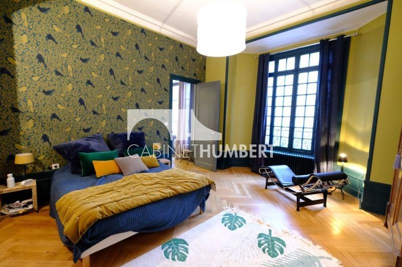 Appartement - 176 m² - 6 pièces