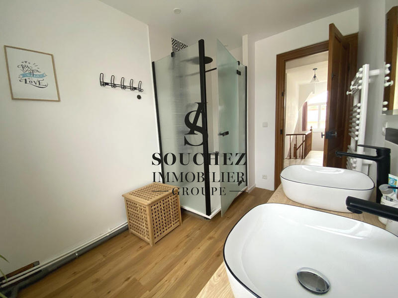 Maison - 328 m² - 7 pièces