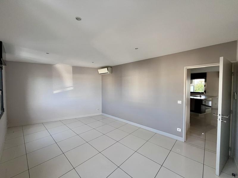 Appartement - 124 m² - 5 pièces