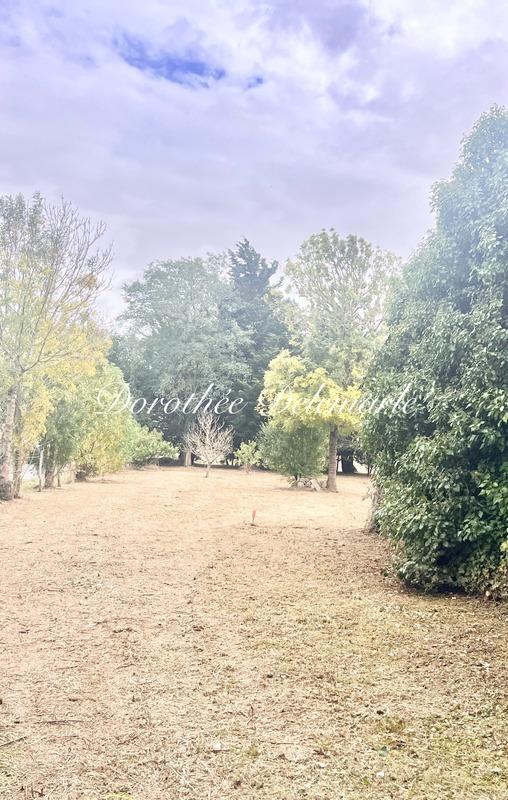 Terrain constructible - 2 446 m²