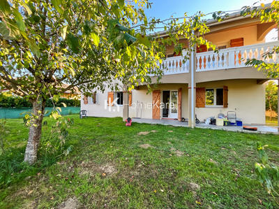 Maison - 230 m² - 10 pièces