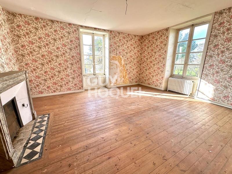 Maison - 216 m² - 8 pièces