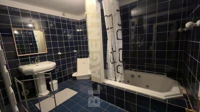 Villa - 546 m² - 15 pièces