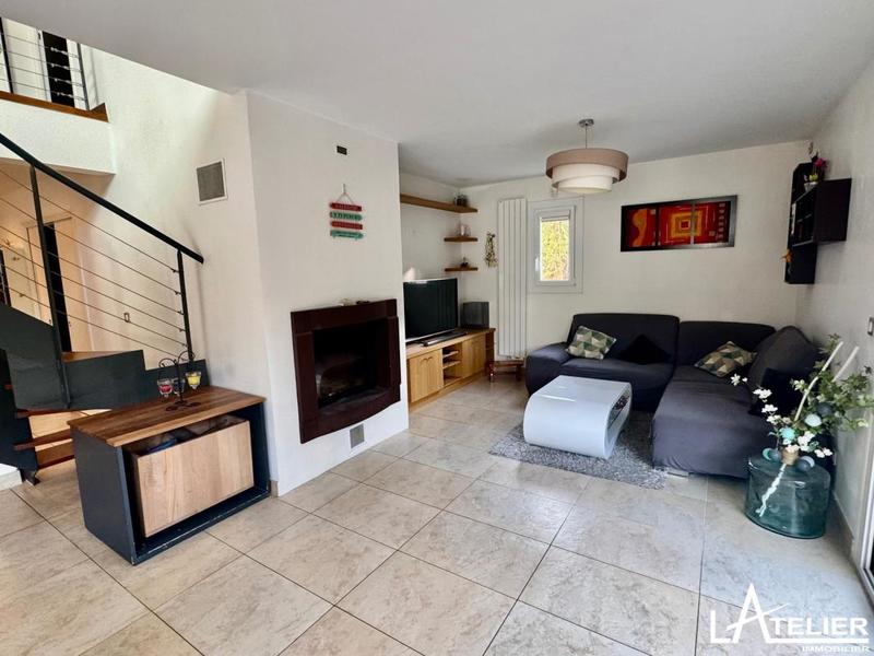 Maison - 169 m² - 9 pièces