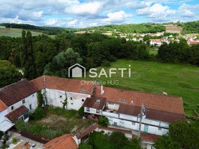 Maison - 1 200 m² - 35 pièces