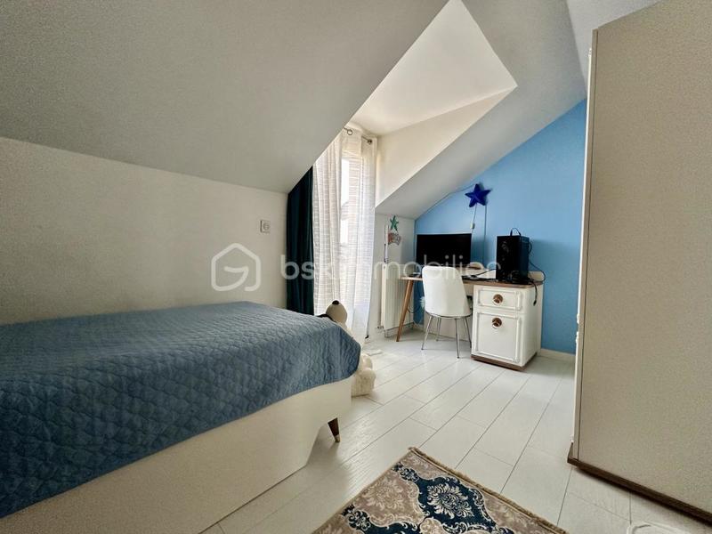 Maison - 216 m² - 14 pièces