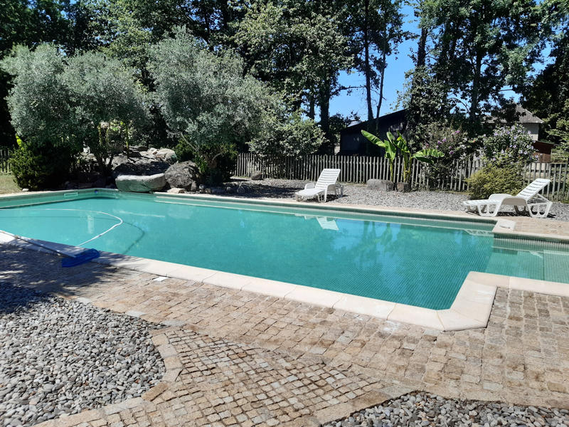 Propriété - 300 m² - 11 pièces