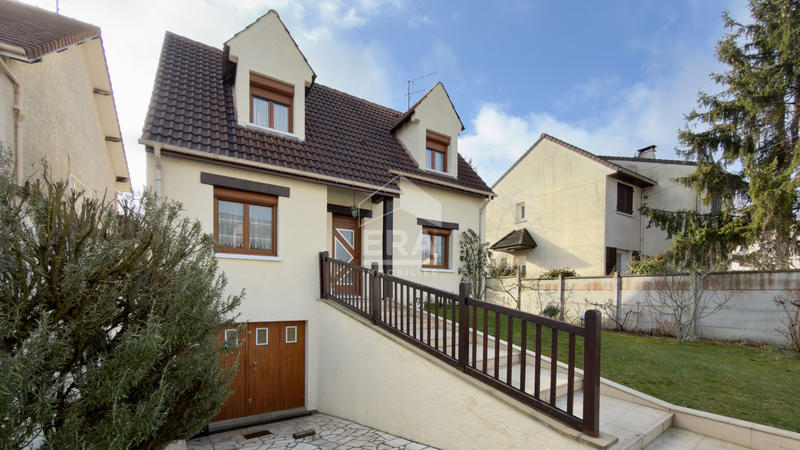 Maison - 90 m² - 5 pièces