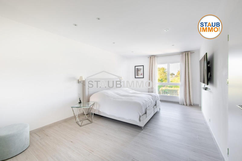 Villa - 437 m² - 13 pièces