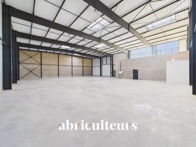 Local d'activités - 600 m²