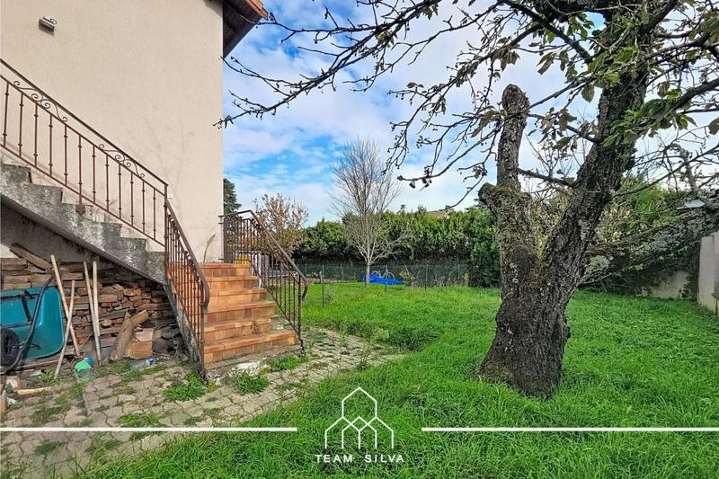 Pavillon - 220 m² - 7 pièces