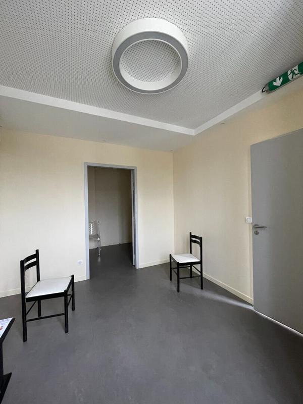 Local commercial - 77 m² - 3 pièces