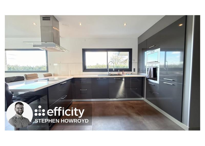 Villa - 243 m² - 5 pièces