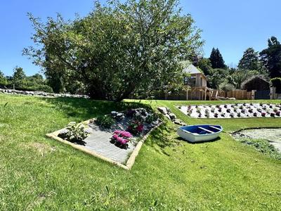 Propriété - 205 m² - 6 pièces