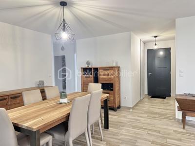 Maison traditionnelle - 107 m² - 4 pièces