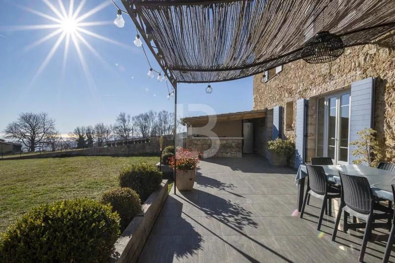 Mas - 220 m² - 6 pièces