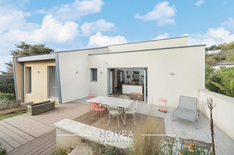 Maison contemporaine - 171 m² - 6 pièces