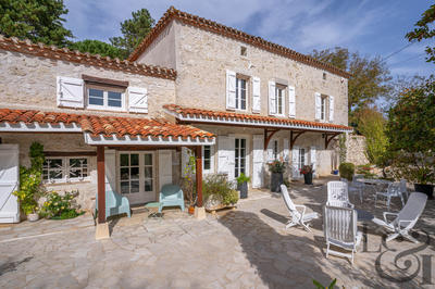 Maison - 200 m² - 7 pièces