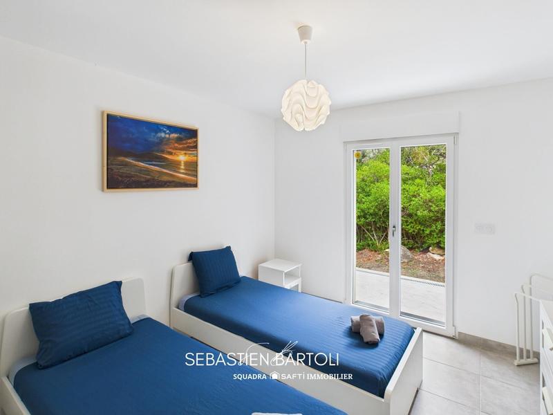 Maison - 208 m² - 4 pièces