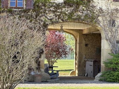 Maison - 300 m² - 10 pièces