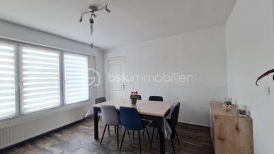 Maison traditionnelle - 105 m² - 5 pièces