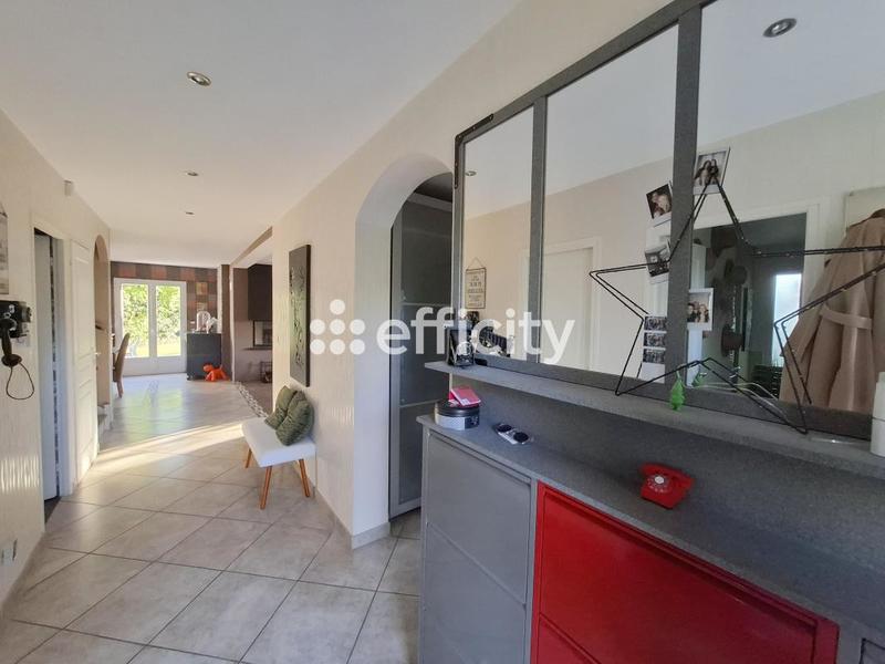 Maison - 185 m² - 10 pièces