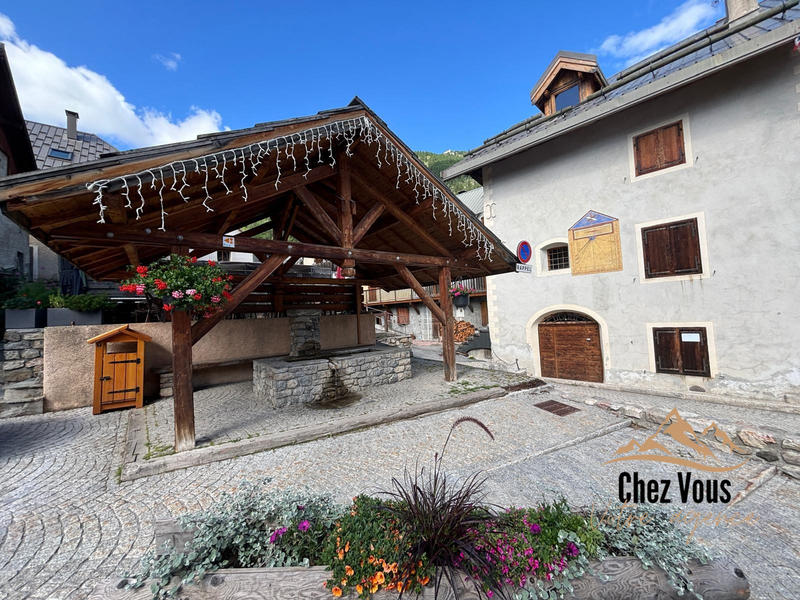 Local commercial - 99 m² - 4 pièces