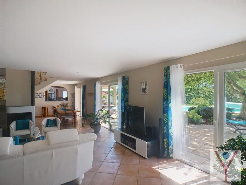 Maison - 258 m² - 7 pièces