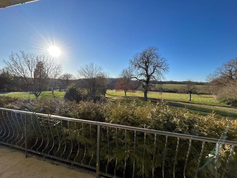 Propriété - 540 m² - 18 pièces